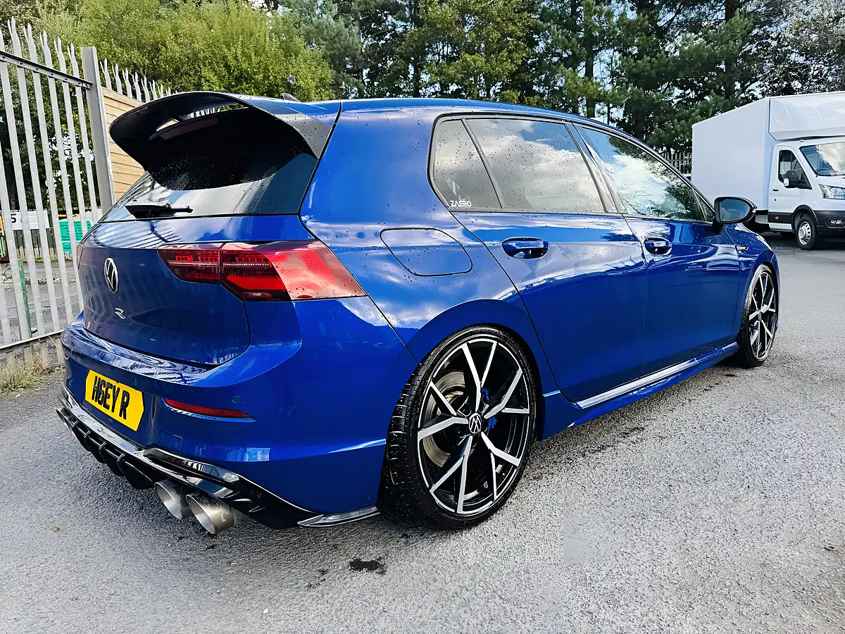 Used 2021 Volkswagen Golf R Blue - Interior and Exterior details 14