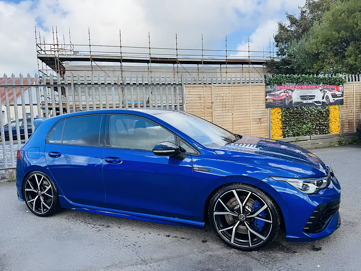 Used 2021 Volkswagen Golf R Blue - Interior and Exterior details 4