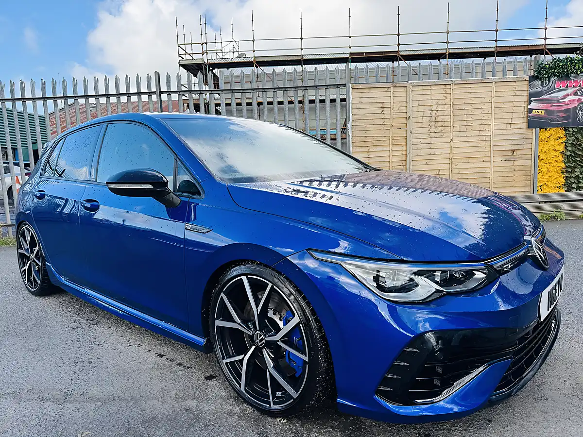 Used 2021 Volkswagen Golf R Blue - Interior and Exterior details 6