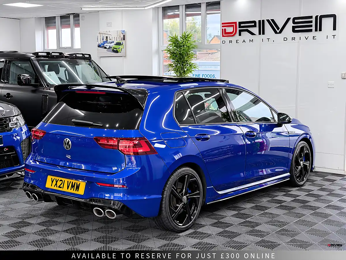 Used 2021 Volkswagen Golf R Blue - Interior and Exterior details 10
