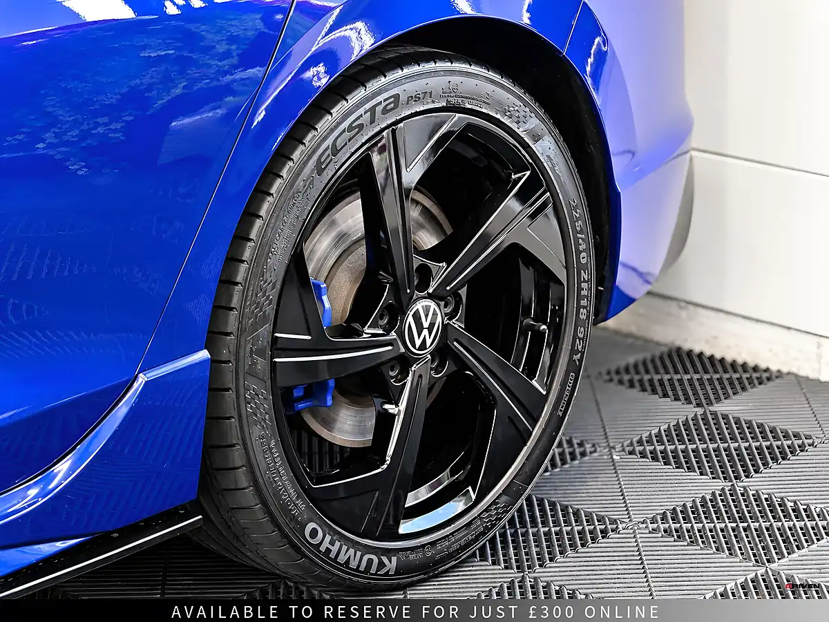 Used 2021 Volkswagen Golf R Blue - Interior and Exterior details 14