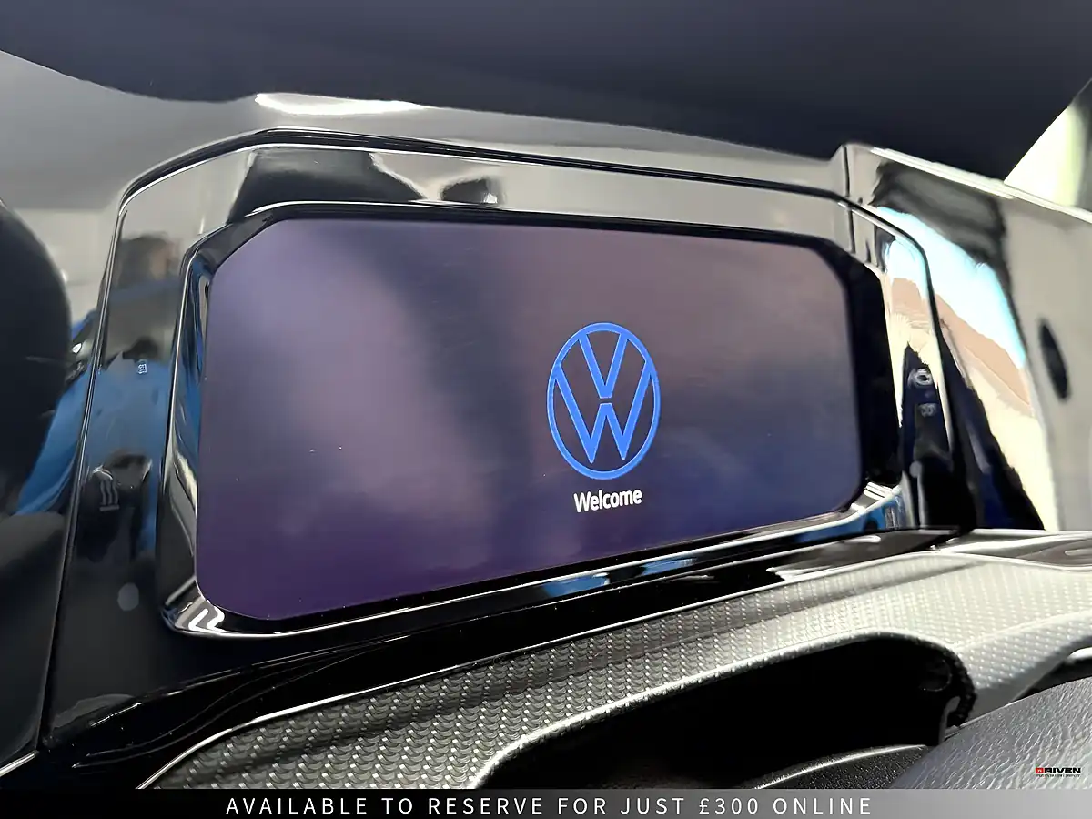 Used 2021 Volkswagen Golf R Blue - Interior and Exterior details 20