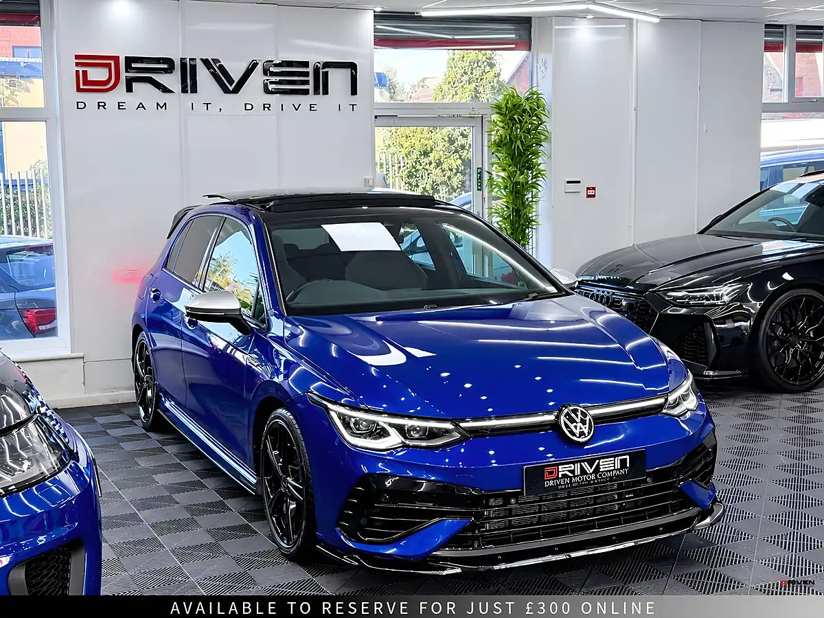 Used 2021 Volkswagen Golf R Blue - Interior and Exterior details 5