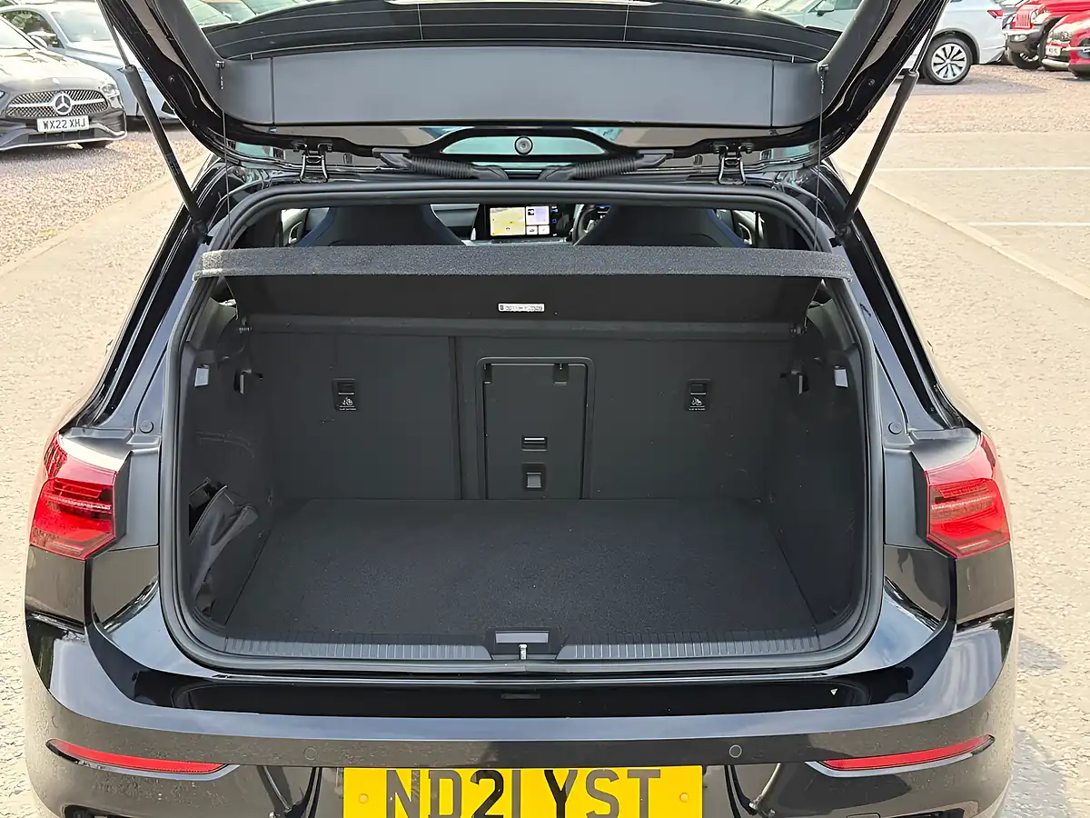 Used 2021 Volkswagen Golf R Deep Black - Interior and Exterior details 18