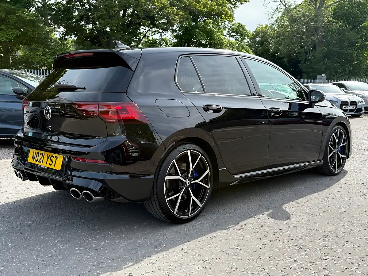 Used 2021 Volkswagen Golf R Deep Black - Interior and Exterior details 5