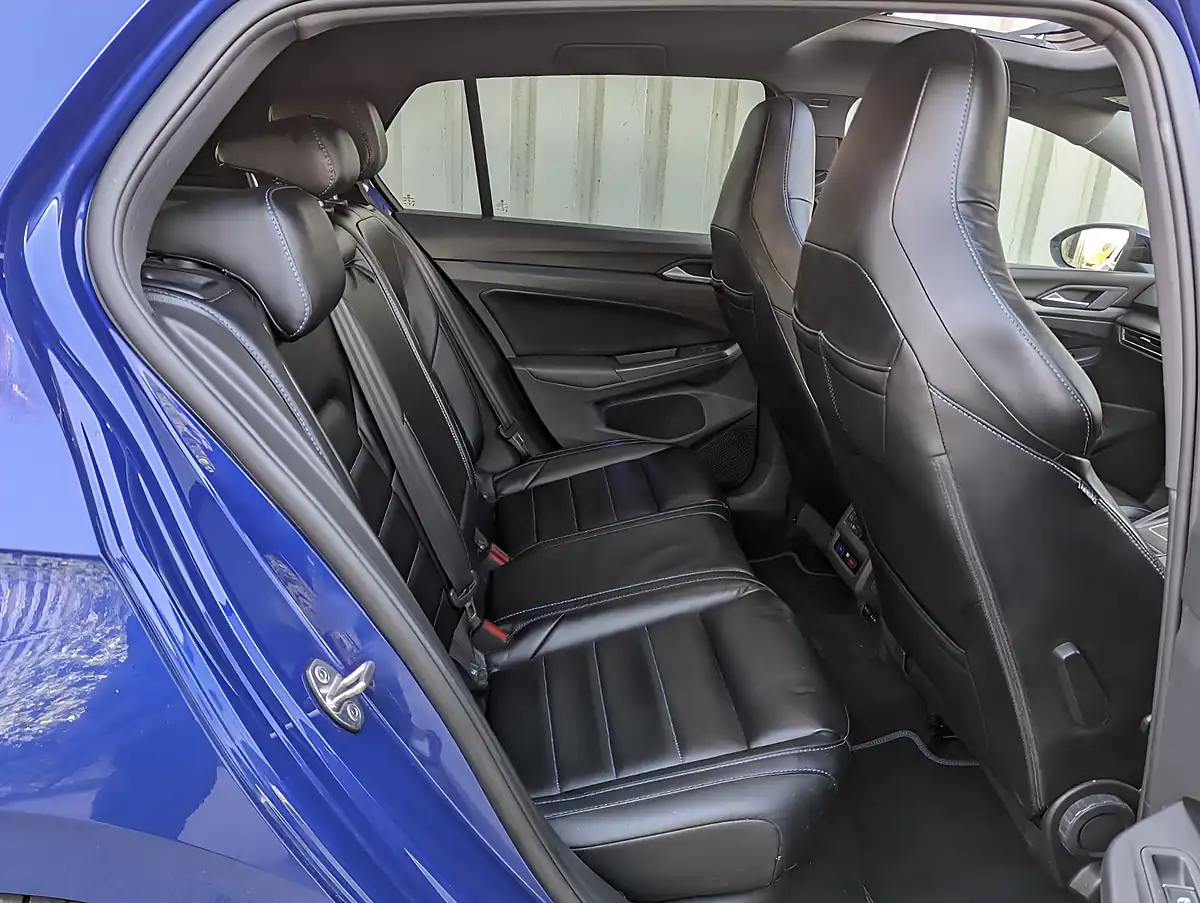 Used 2021 Volkswagen Golf R Lapiz Blue - Interior and Exterior details 6