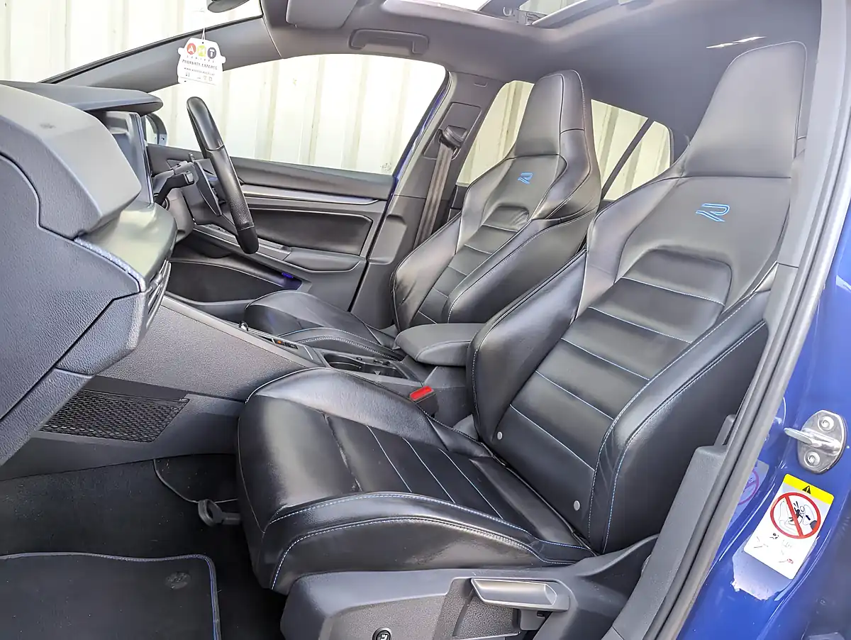 Used 2021 Volkswagen Golf R Lapiz Blue - Interior and Exterior details 8