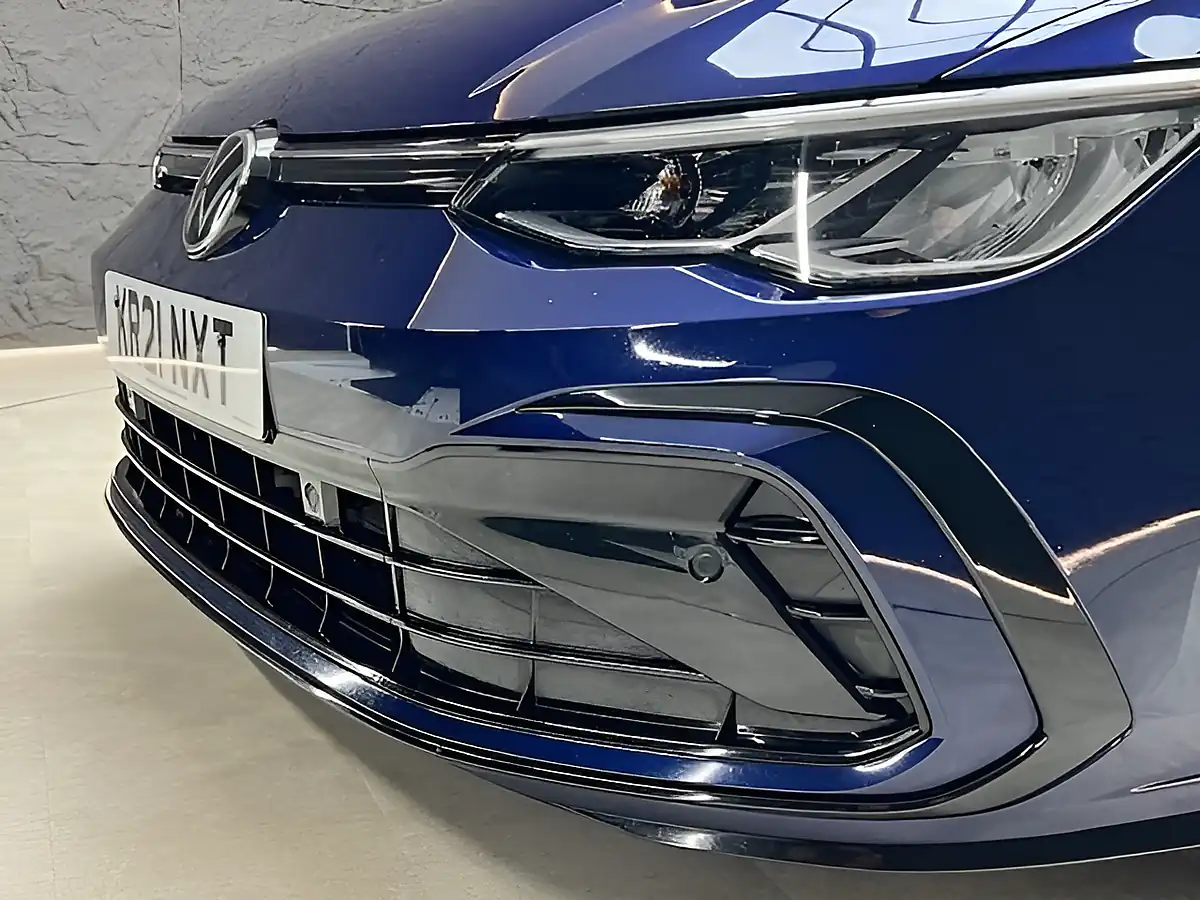 Used 2021 Volkswagen Golf R-Line Atlantic Blue - Interior and Exterior details 15
