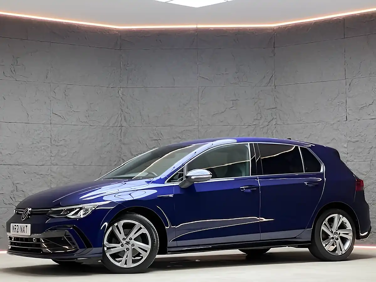 Used 2021 Volkswagen Golf R-Line Atlantic Blue - Interior and Exterior details 9