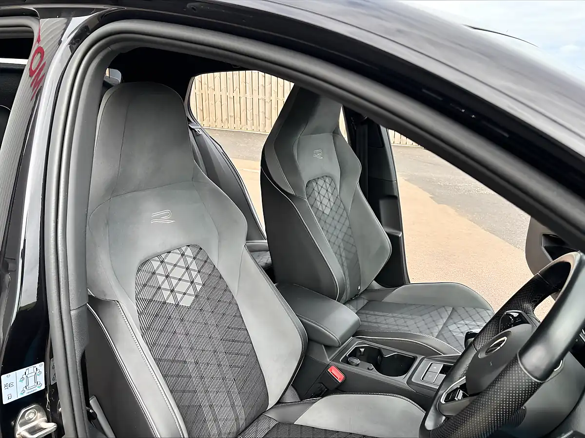 Used 2021 Volkswagen Golf R-Line Black - Interior and Exterior details 16