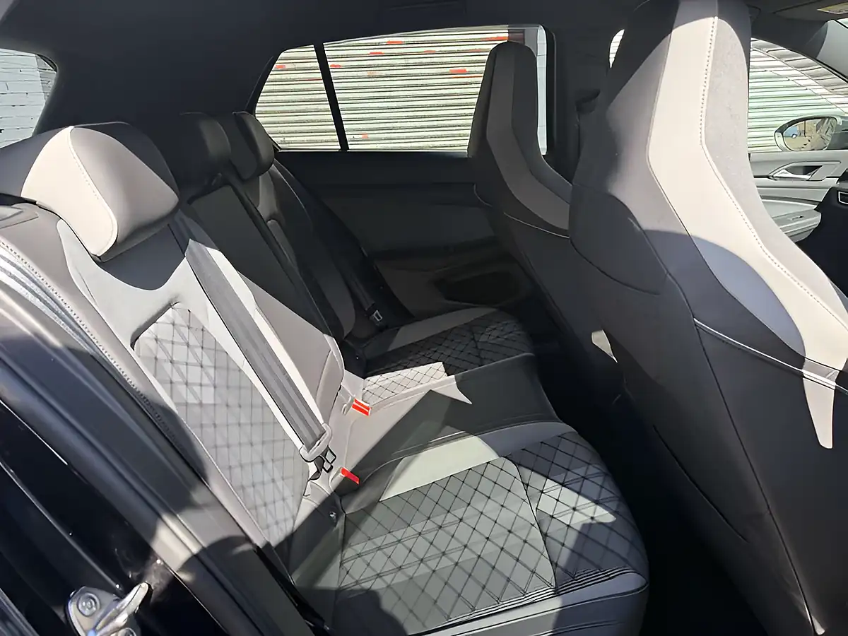 Used 2021 Volkswagen Golf R-Line Black - Interior and Exterior details 19
