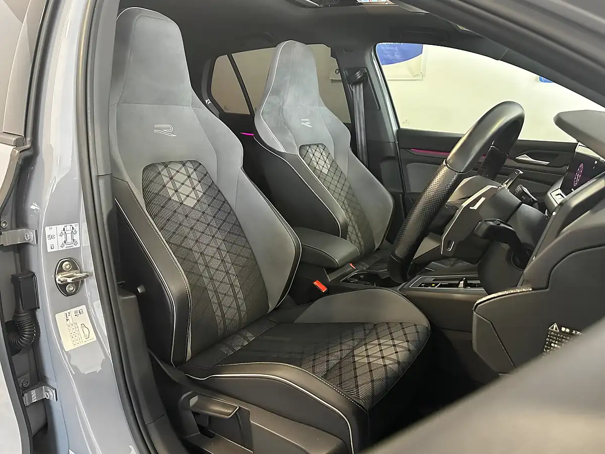 Used 2021 Volkswagen Golf R-Line Dolphin Grey - Interior and Exterior details 10