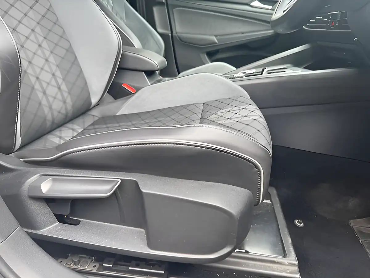 Used 2021 Volkswagen Golf R-Line Grey - Interior and Exterior details 11