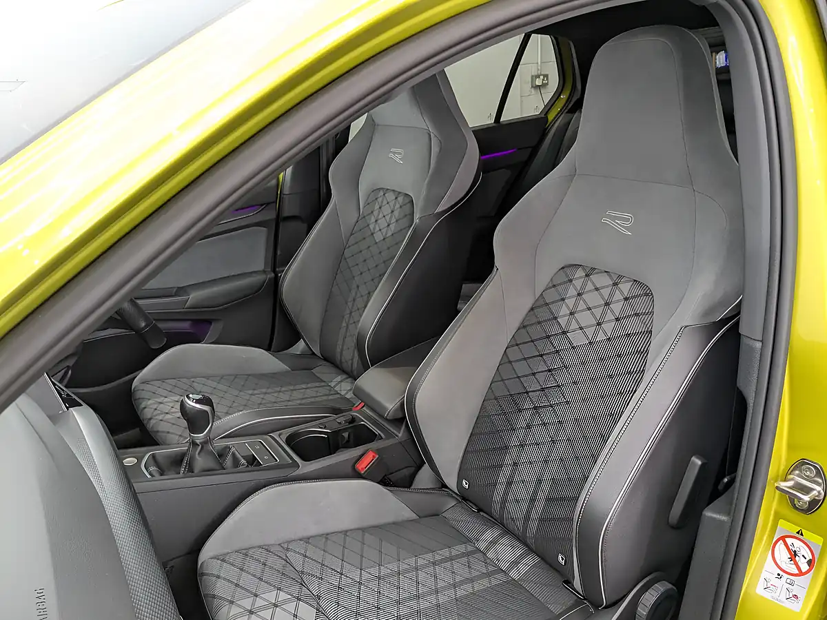 Used 2021 Volkswagen Golf R-Line Lime Yellow - Interior and Exterior details 13