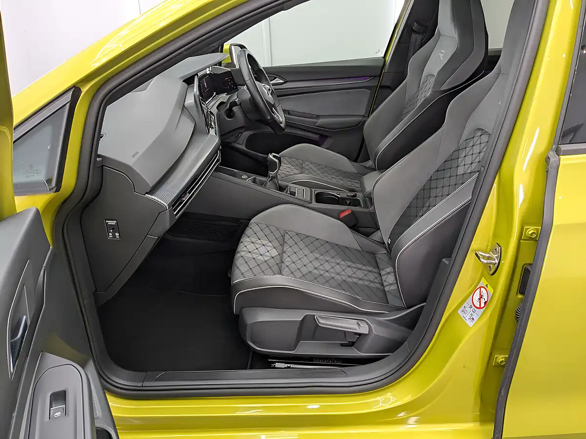 Used 2021 Volkswagen Golf R-Line Lime Yellow - Interior and Exterior details 14