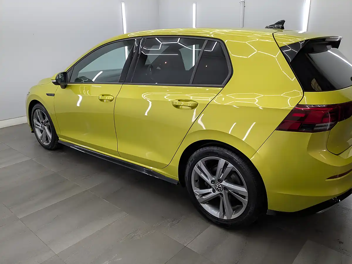 Used 2021 Volkswagen Golf R-Line Lime Yellow - Interior and Exterior details 6
