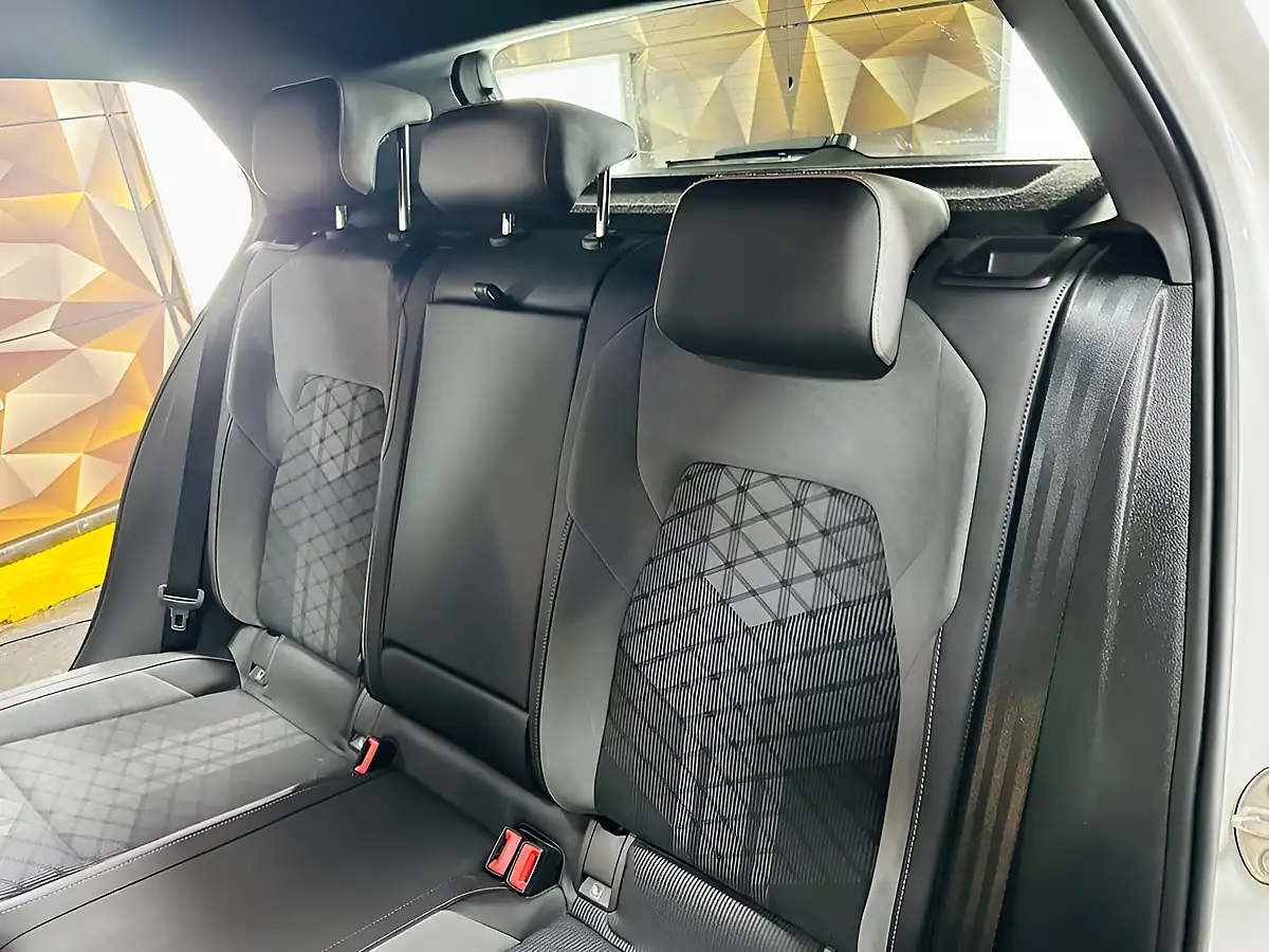Used 2021 Volkswagen Golf R-Line White - Interior and Exterior details 10