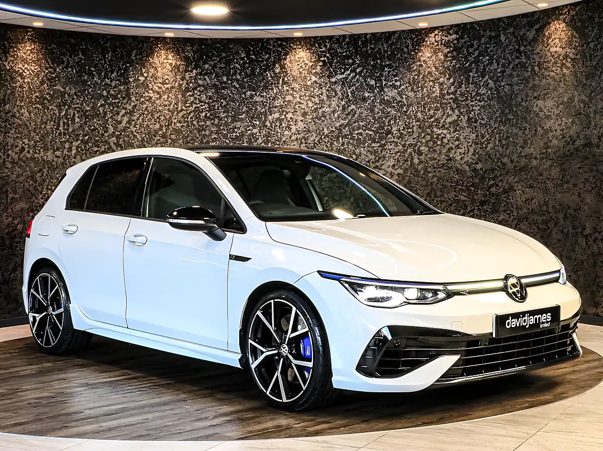 Used 2021 Volkswagen Golf R Pure White - Front View