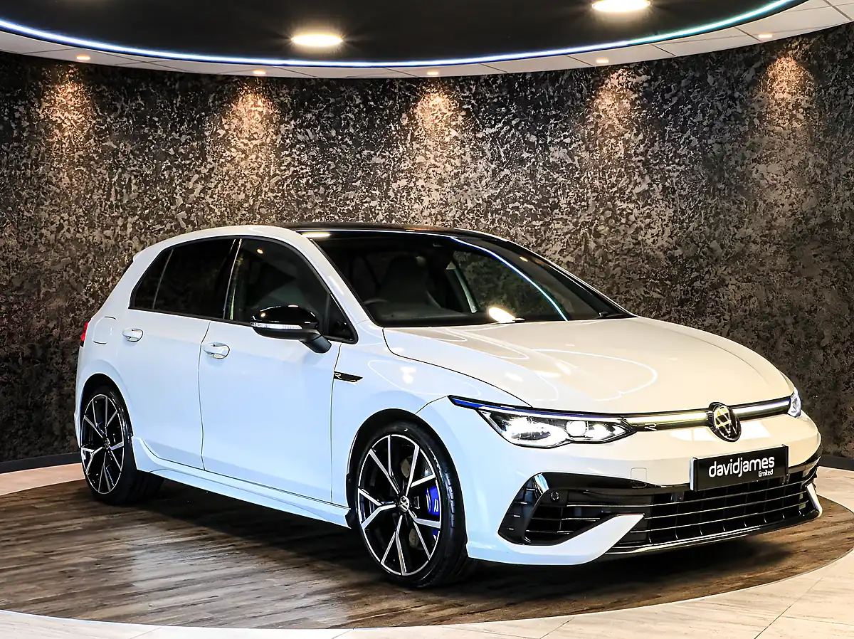 Used 2021 Volkswagen Golf R Pure White - Interior and Exterior details 11