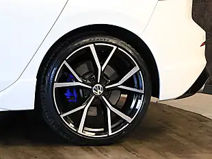 Used 2021 Volkswagen Golf R Pure White - Interior and Exterior details 15