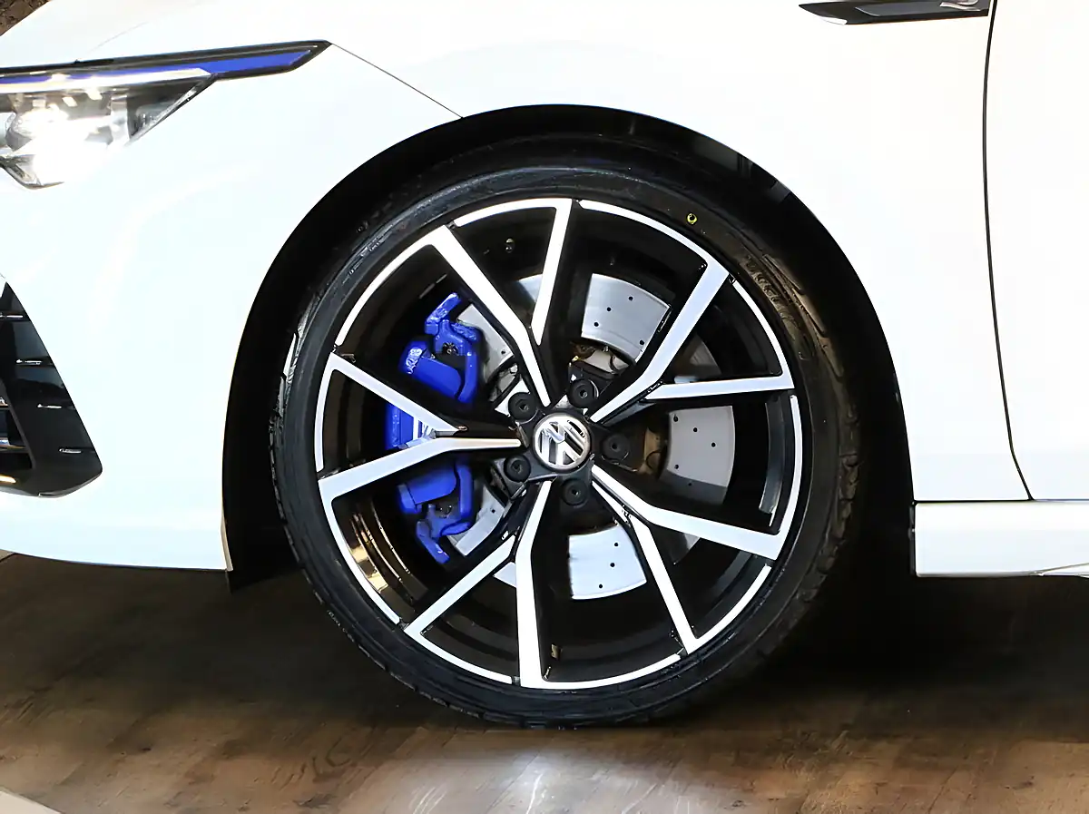 Used 2021 Volkswagen Golf R White - Interior and Exterior details 9