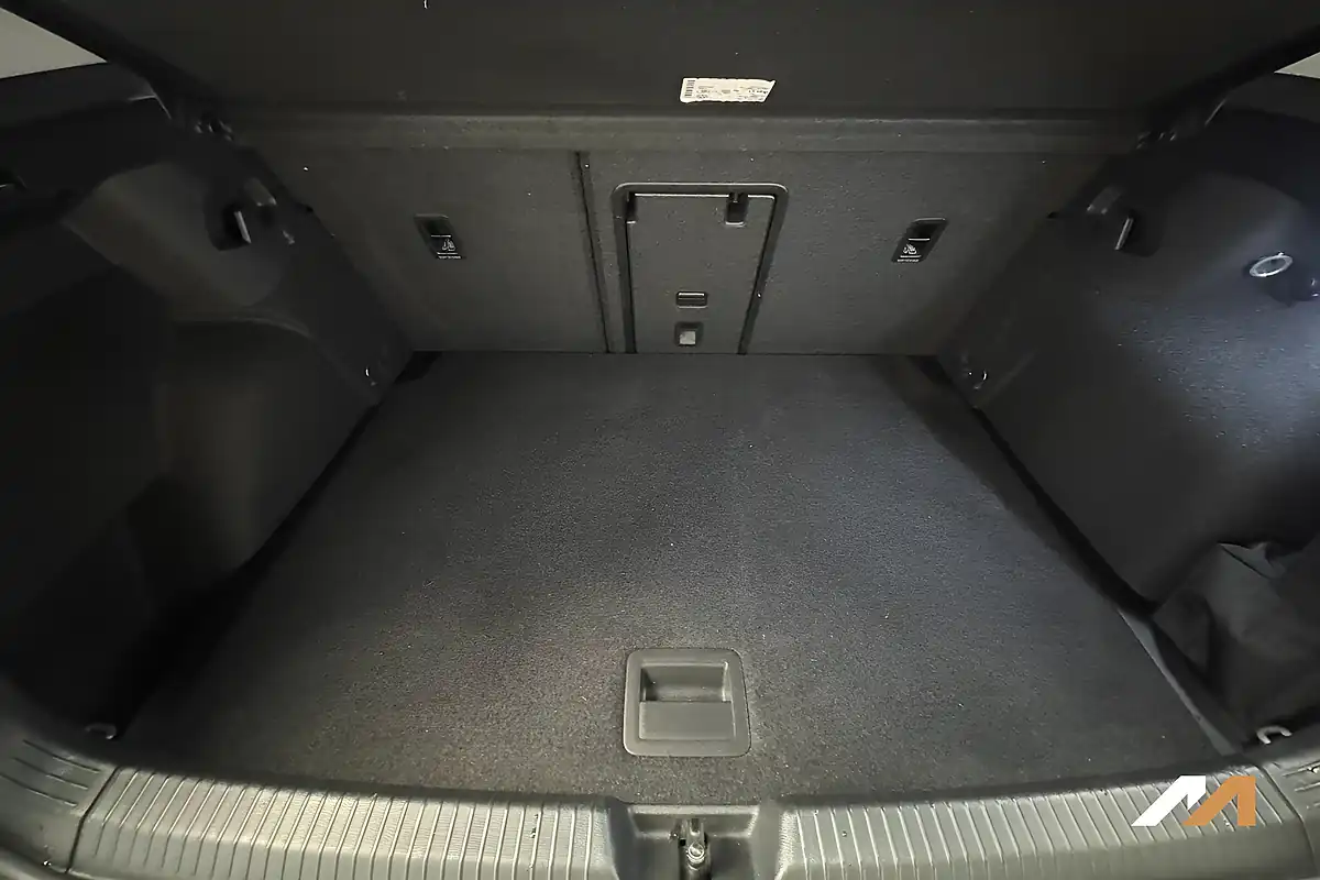 Used 2021 Volkswagen Golf Style Atlantic Blue - Interior and Exterior details 16
