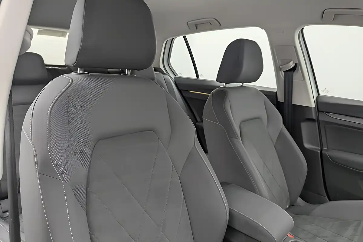 Used 2021 Volkswagen Golf Style White - Interior and Exterior details 10