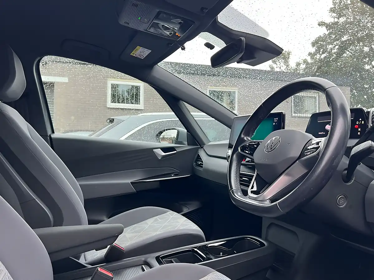 Used 2021 Volkswagen ID.3 Life Grey - Interior and Exterior details 8