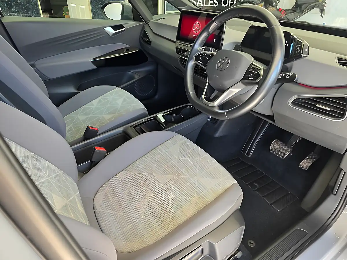 Used 2021 Volkswagen ID.3 Life Grey - Interior and Exterior details 13