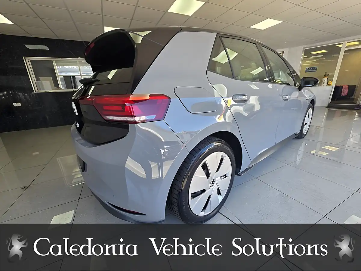 Used 2021 Volkswagen ID.3 Life Grey - Interior and Exterior details 4