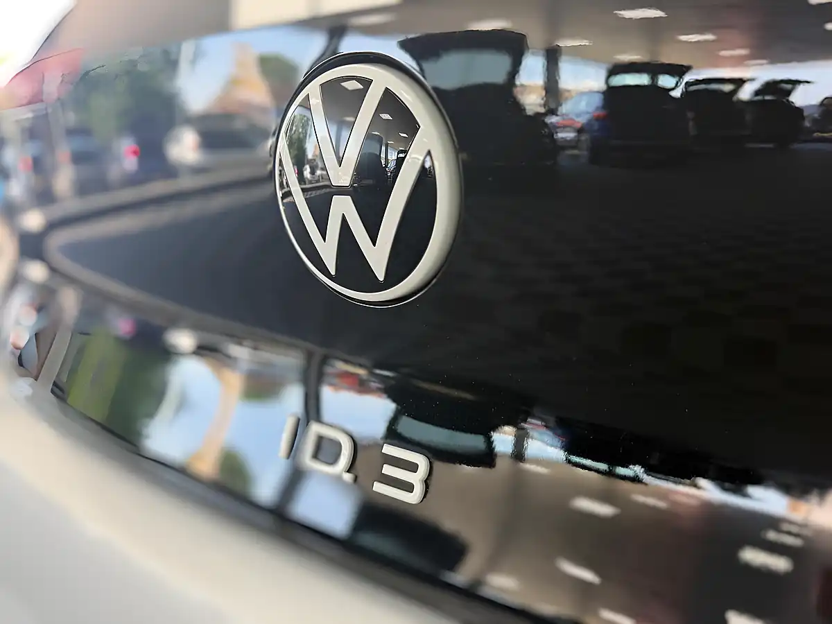 Used 2021 Volkswagen ID.3 Pro Business White - Interior and Exterior details 11