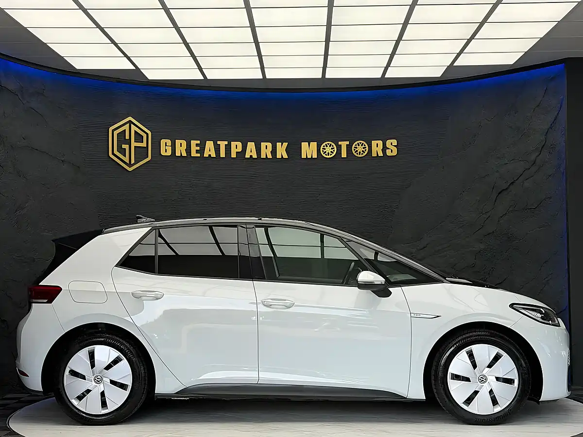Used 2021 Volkswagen ID.3 Pro Business White - Interior and Exterior details 4