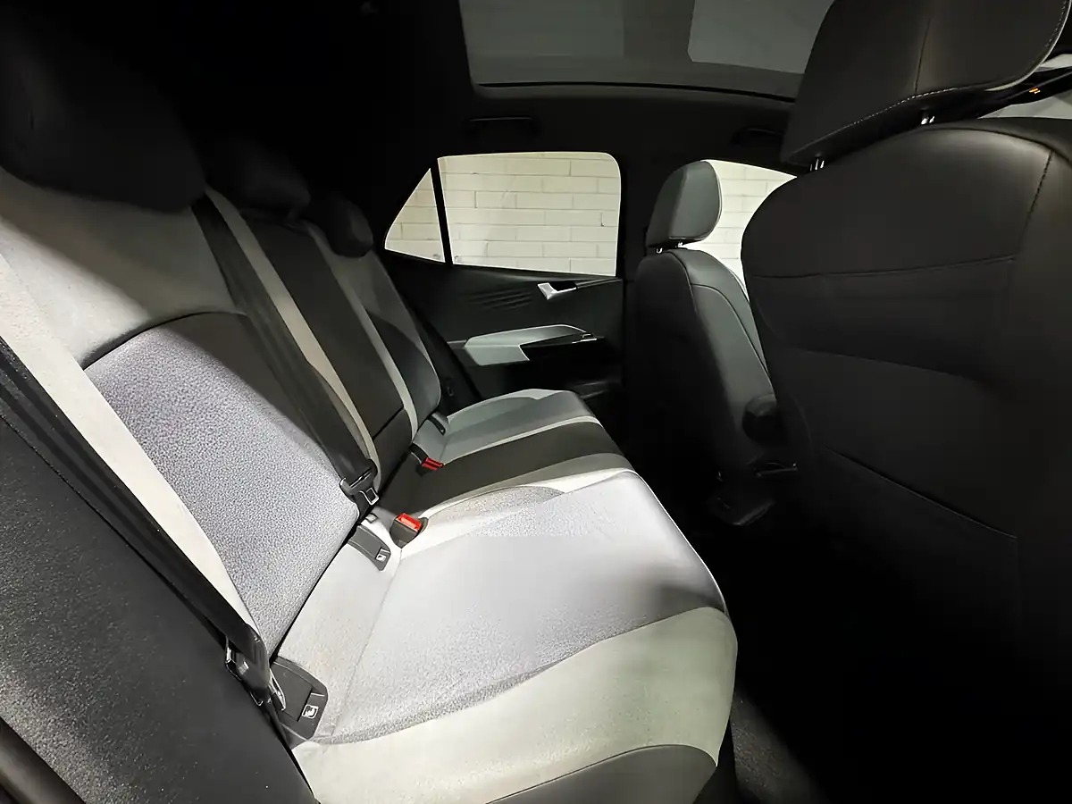 Used 2021 Volkswagen ID.3 Pro Family Grey - Interior and Exterior details 16