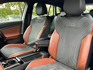 Used 2021 Volkswagen ID.4 Life White - Interior and Exterior details 13