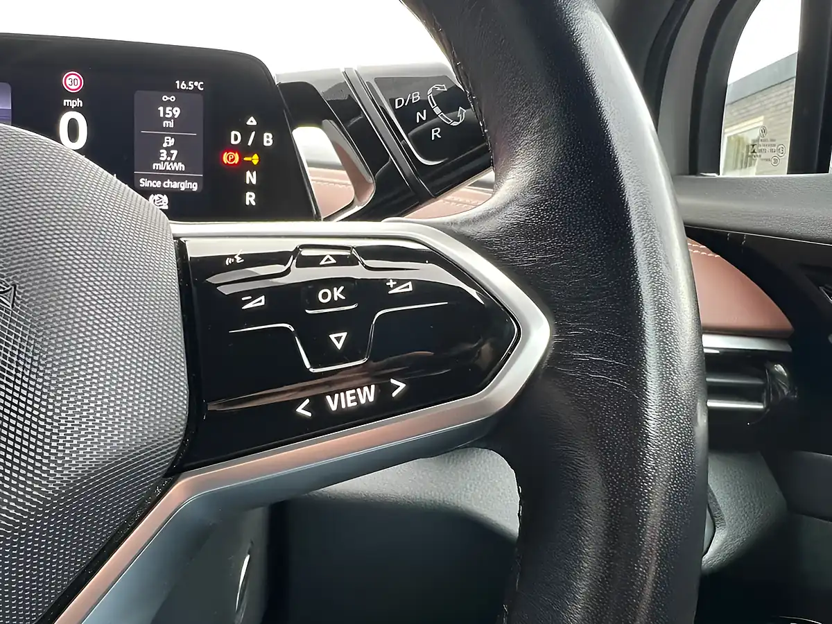 Used 2021 Volkswagen ID.4 Life White - Interior and Exterior details 20