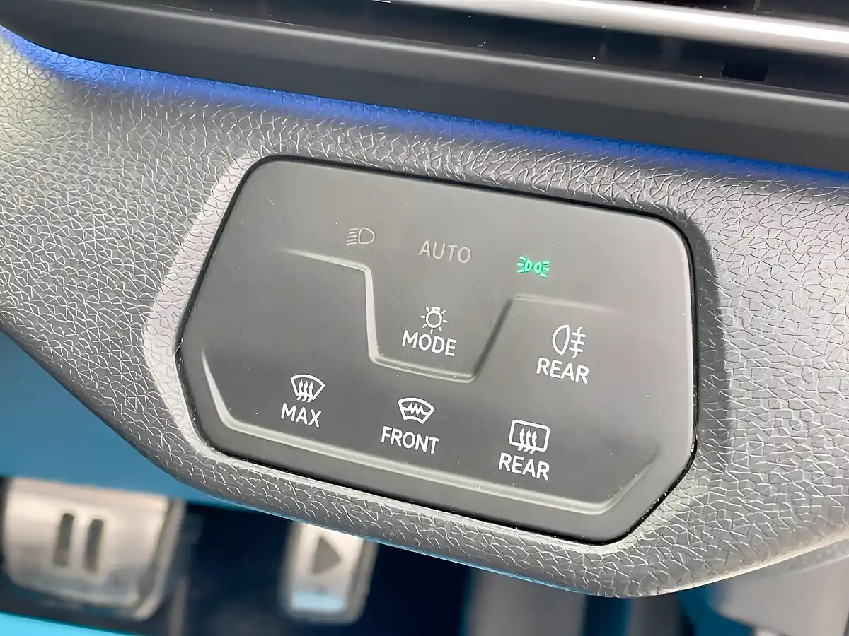 Used 2021 Volkswagen ID.4 Pro Performance 1ST Edition White - Interior and Exterior details 14