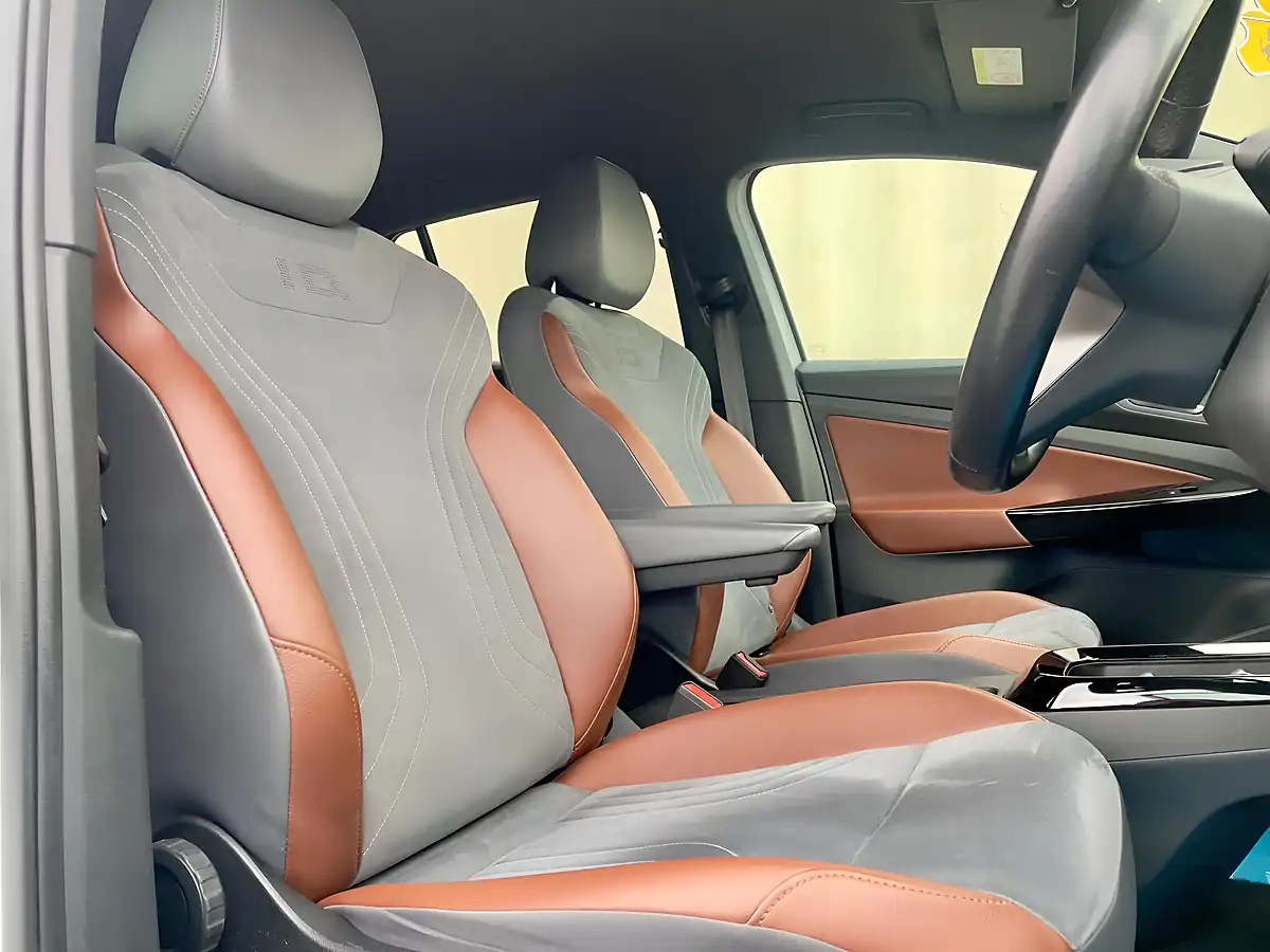 Used 2021 Volkswagen ID.4 Pro Performance 1ST Edition White - Interior and Exterior details 7