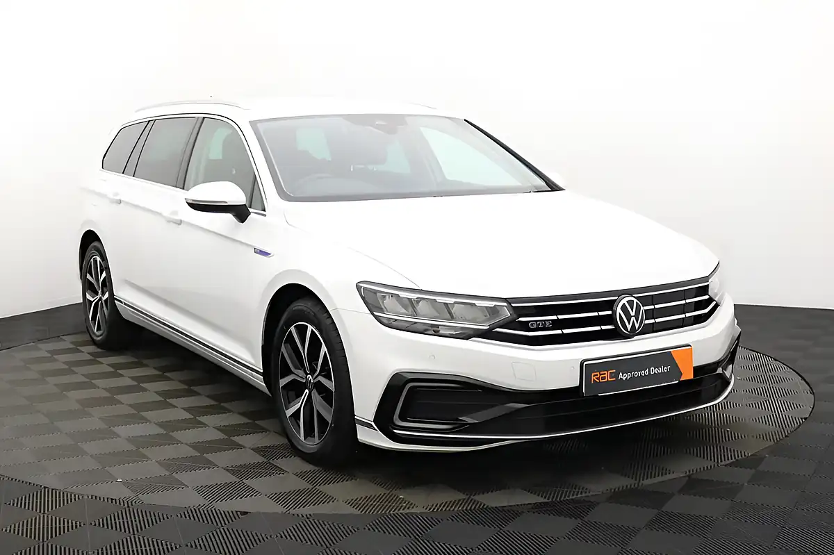 Used 2021 Volkswagen Passat Gte White - Interior and Exterior details 10