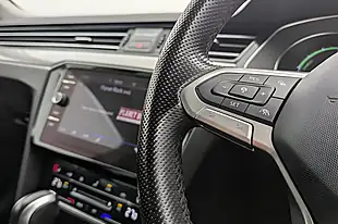 Used 2021 Volkswagen Passat Gte White - Interior and Exterior details 13