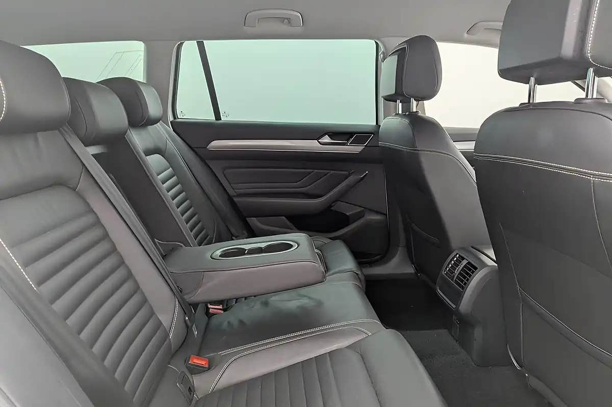 Used 2021 Volkswagen Passat Gte White - Interior and Exterior details 15