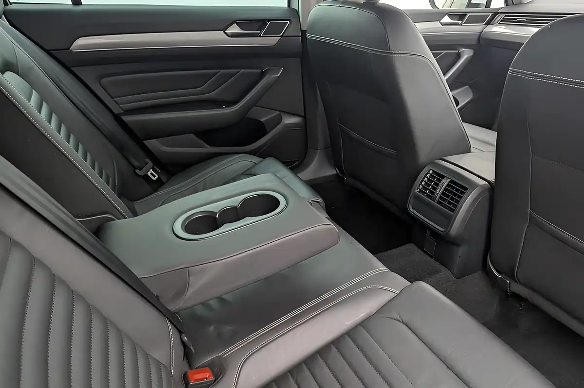 Used 2021 Volkswagen Passat Gte White - Interior and Exterior details 17