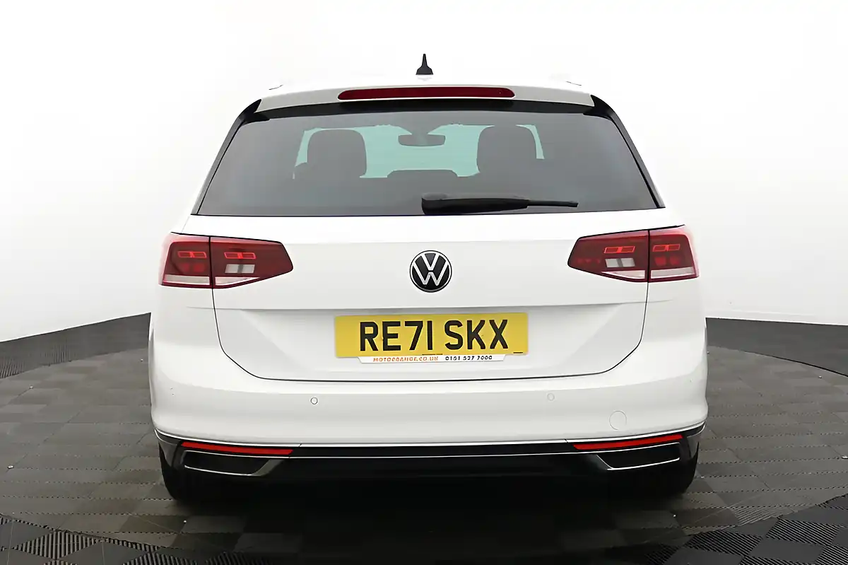 Used 2021 Volkswagen Passat Gte White - Interior and Exterior details 5