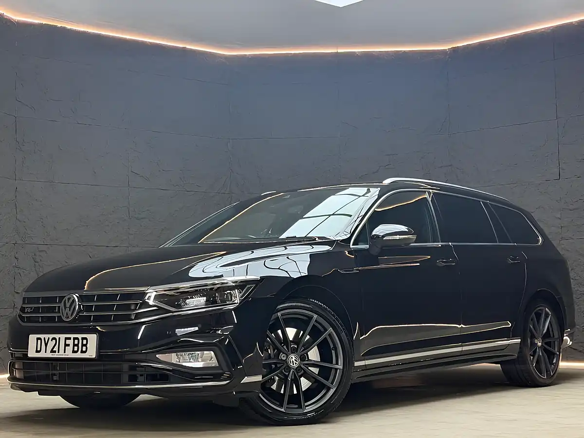 Used 2021 Volkswagen Passat R-Line Edition Black - Front View