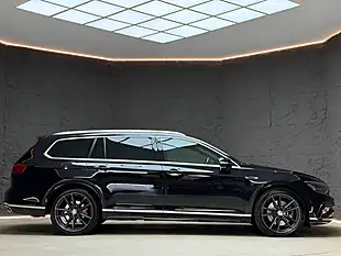 Used 2021 Volkswagen Passat R-Line Edition Black - Interior and Exterior details 9