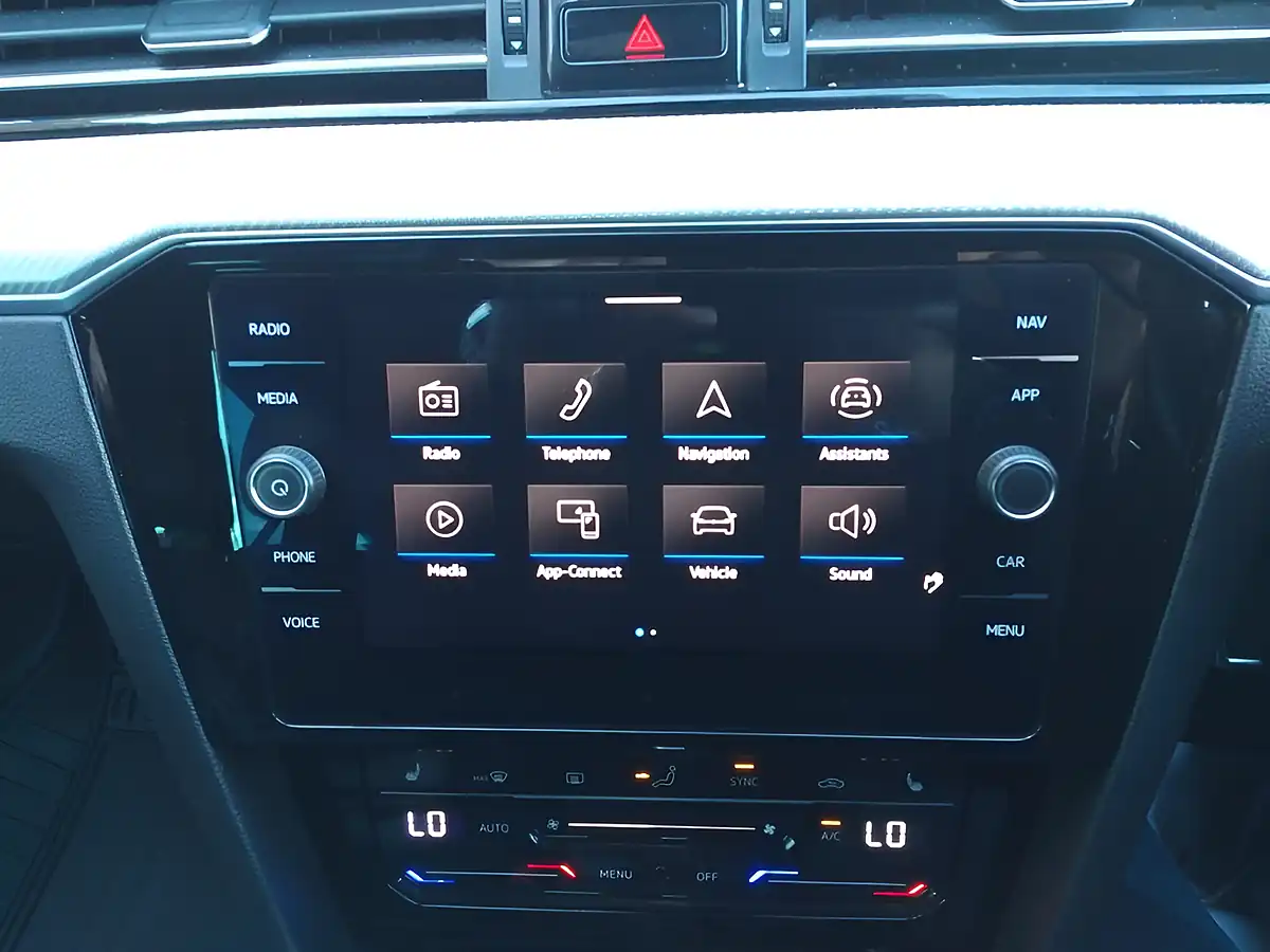 Used 2021 Volkswagen Passat R-Line White - Interior and Exterior details 17