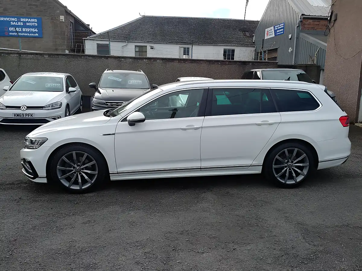 Used 2021 Volkswagen Passat R-Line White - Interior and Exterior details 3