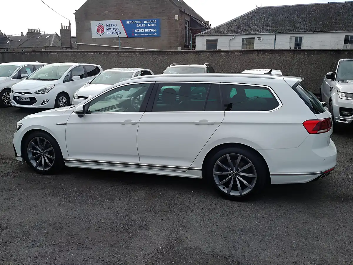 Used 2021 Volkswagen Passat R-Line White - Interior and Exterior details 4