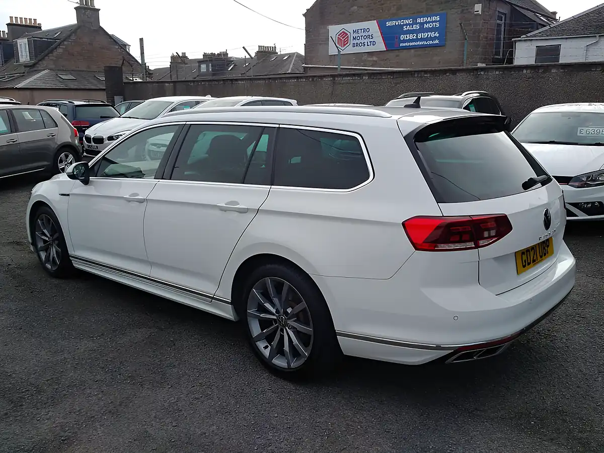 Used 2021 Volkswagen Passat R-Line White - Interior and Exterior details 5