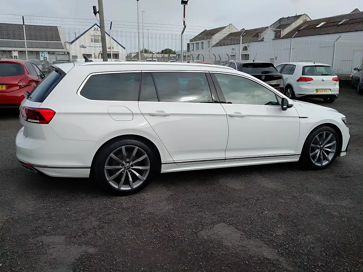 Used 2021 Volkswagen Passat R-Line White - Interior and Exterior details 8