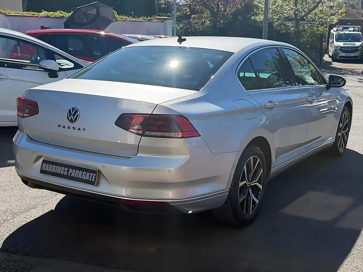 Used 2021 Volkswagen Passat Sel Reflex Silver Metallic - Interior and Exterior details 16